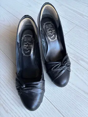 Simple Style 펌프스