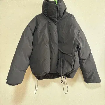 블랙 다운 자켓 하이넥