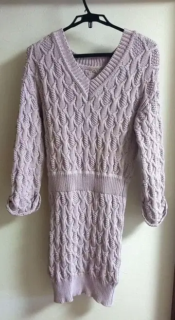 snidel 케이블 짜임 V넥 니트 스웨터 연보라 프리 사이즈