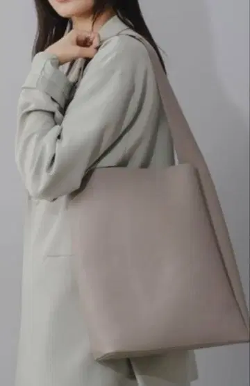 카스타네 원핸들 토트백