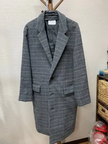 그레이 계열 체크 체스터 코트