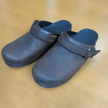 dansko 잉그리드 36 가죽 사보 샌들