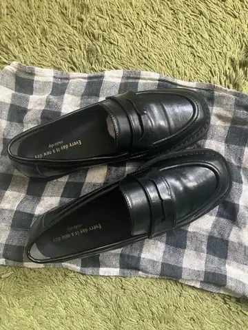 스튜디오 클립 경량 통굽 로퍼