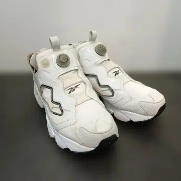 리복 인스타펌프 퓨리 화이트 스니커즈