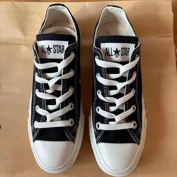 CONVERSE 블랙 로우컷 스니커즈