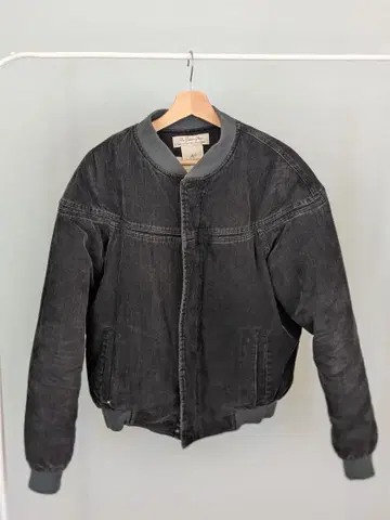 REMI RELIEF 캡 숄더 다운 자켓 빔즈 별주