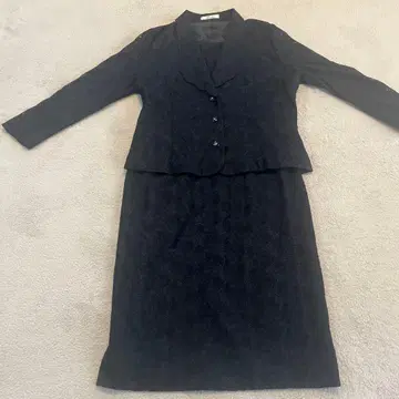 세레모니 블랙 레이스 스커트 수트