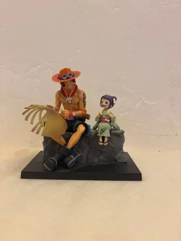 원피스 에이스와 국자 피규어