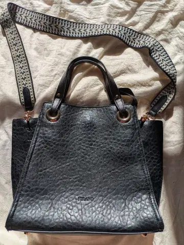 피라노 블랙 핸드백