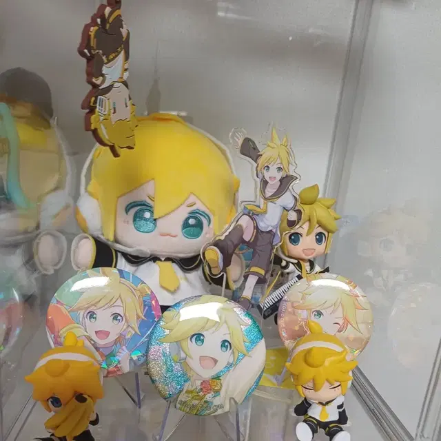 카가미네렌 굿즈 판매 인형 넨도로이드 피규어 뱃지 가챠 아크릴스탠드 키링