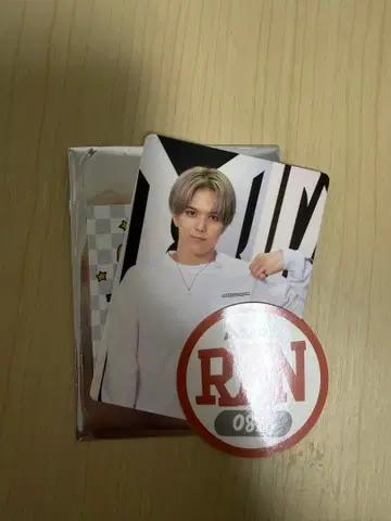 MAZZEL 런 포토 카드 스티커