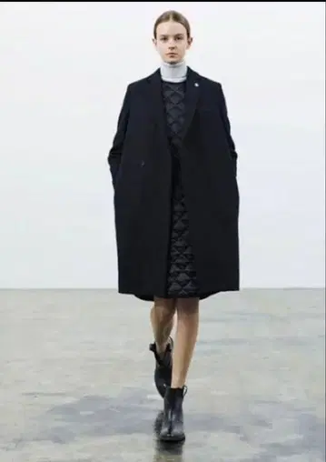 더 리라쿠스 체스터 코트