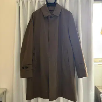 카키 트렌치코트