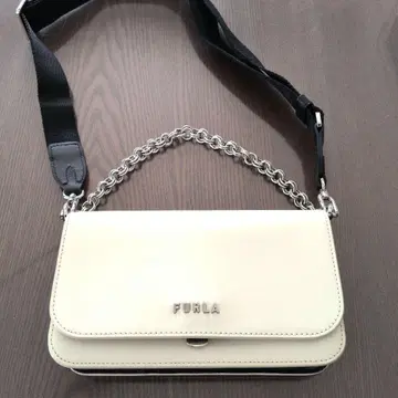 최종 가격 인하 FURLA 아이보리 숄더백
