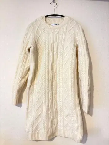 라코스테 니트 원피스 화이트