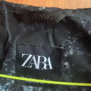 ZARA 후드 부착 카모플라쥬 자켓 XL
