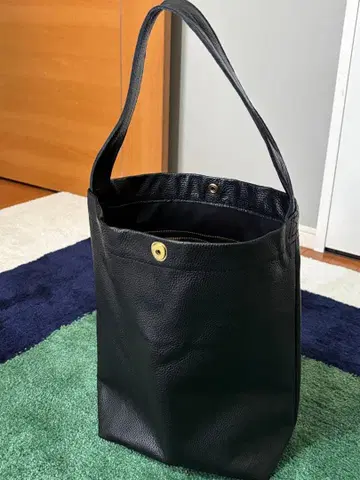 블랙 가죽 원 숄더백