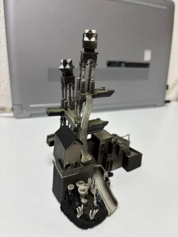 슈퍼 에셔전 굿즈 피규어 [ 폭포 ]