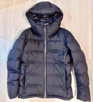 새상품급 UNIQLO 심리스 다운 M 사이즈