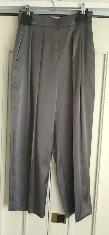 Rito 그레이 새틴 플리츠 슬랙스 size36