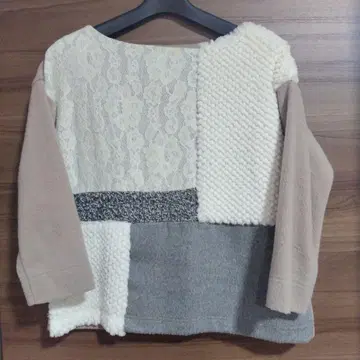 패치워크 디자인 긴팔 상의