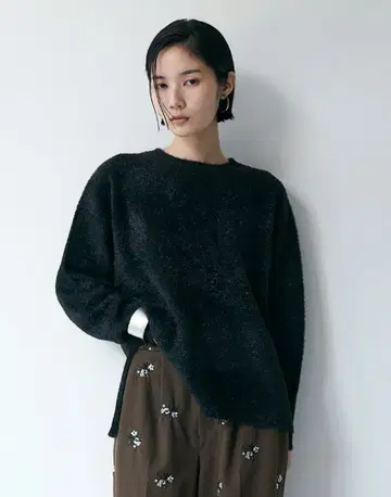 소프트 터치 라메 니트 블랙