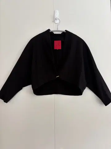 시빌라 블랙 노카라 볼레로 크롭 기장