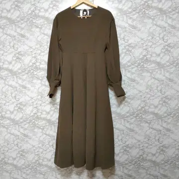 Acka 롱 플레어 원피스 포멀 드레스 볼륨 소매