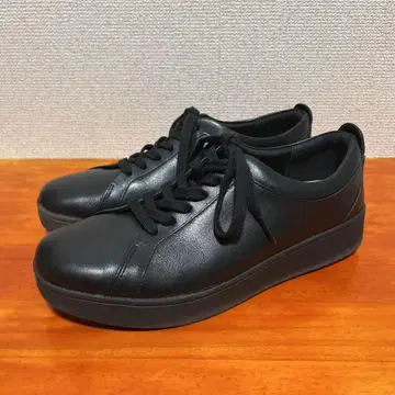 새상품급 핏플랍 23.7cm 블랙 스니커즈 천연 가죽