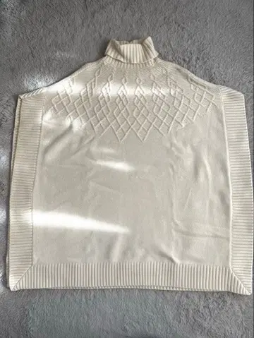 Brooks Brothers 아이보리 터틀넥 판초 가을/겨울 새상품