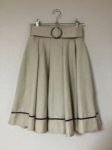 시마무라 쿠루미 콜라보 마린 아카데미아 스커트 베이지 SS 사이즈