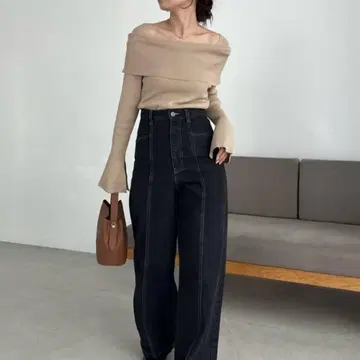 카프리슈 마쥬 오프숄더 베이지 니트 긴팔