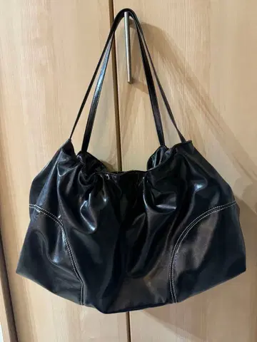 ZARA 개더 참 포함 토트백