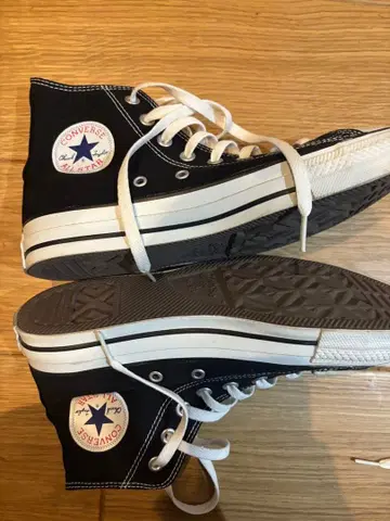 CONVERSE 블랙 하이컷 스니커즈