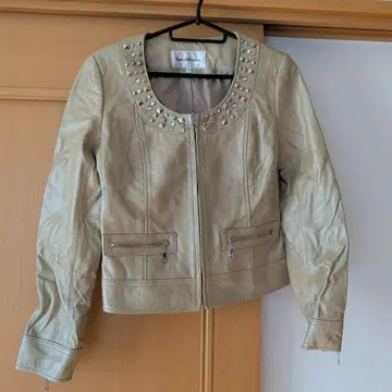 Pinky&dianne 비쥬가 달린 베이지 가죽 라이더 자켓