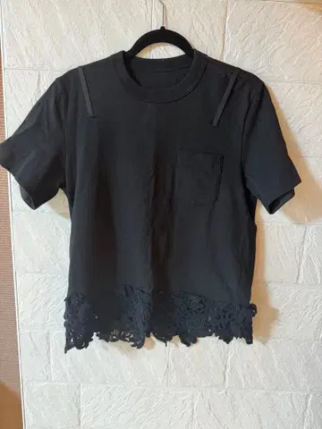 사카이 sacai 블랙 레이스 밑단 반팔 T셔츠
