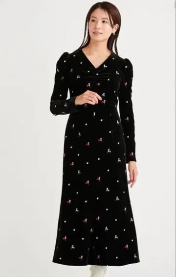 셀포드 CELFORD 벨로아 총 자수 원피스 38 블랙