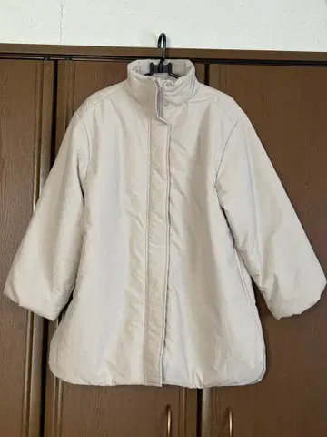 베이지 롱 코트