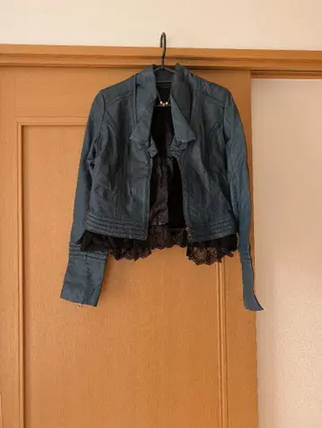 Spiral Girl 파랑 가죽 자켓 레이스 밑단 포함