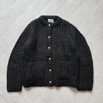 택 포함 새상품 세븐틴 하트 버튼 모헤어 니트 가디건 S