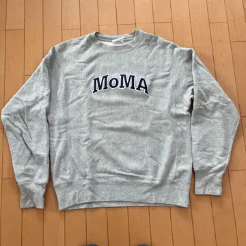 Champion MoMA 맨투맨