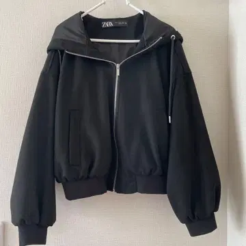 ZARA 블랙 후드 부착 후드티