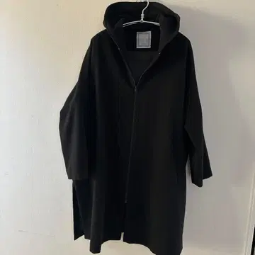 BEARDSLEY 블랙 히라히라 후드 코트 롱 코트