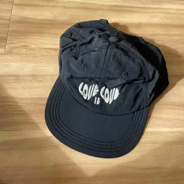 GARBAGE SOFT BRIM CAP LOVE 블랙