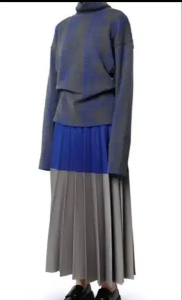 LE CIEL BLEU 르쉘블루 스크래치 체크 니트 탑