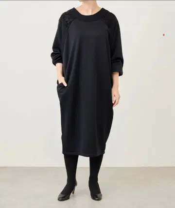 [컨디션 최상] 비어즐리 어깨 레이스 돌먼 원피스 블랙