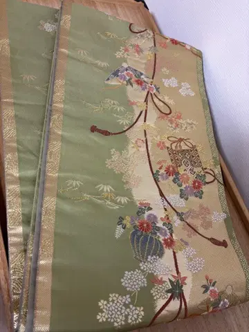 녹색 조개함과 꽃과 새의 후쿠로 오비