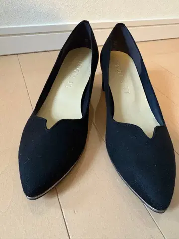 루타론 LE TALON 펌프스