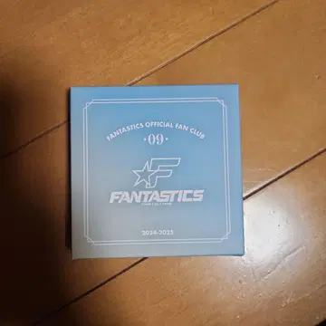 FANTASTICS 2024-2025 팬클럽 핀 배지