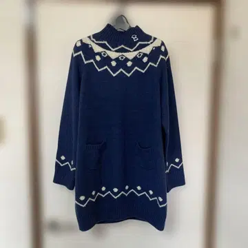 피코네 노르딕 무늬 네이비 니트 스웨터